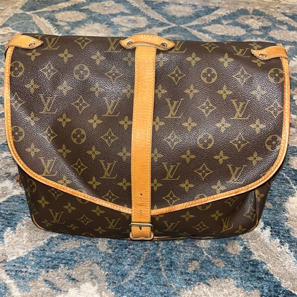 LOUIS VUITTON • SAUMUR 35 CROSSBODY BAG - Picture 3 of 11
